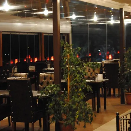 Cem فندق إزنيق