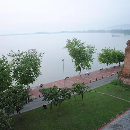 فندق Cem إزنيق